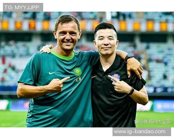 拉米罗首次公开带队训练分组对抗战术布局引关注